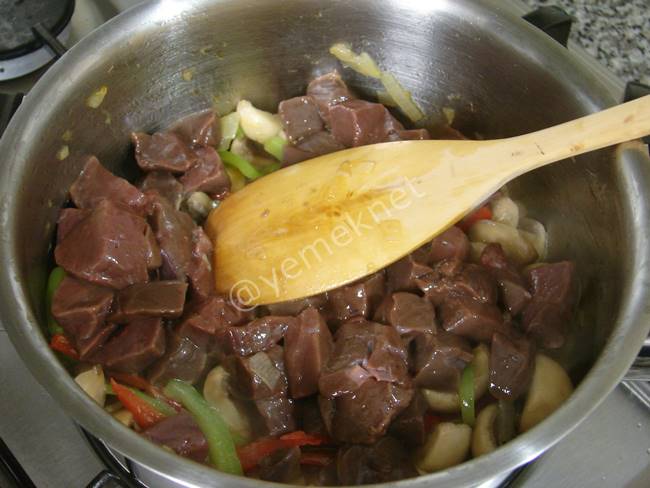 Mantarlı Ciğer Sote - Yapılışı (4/8) 